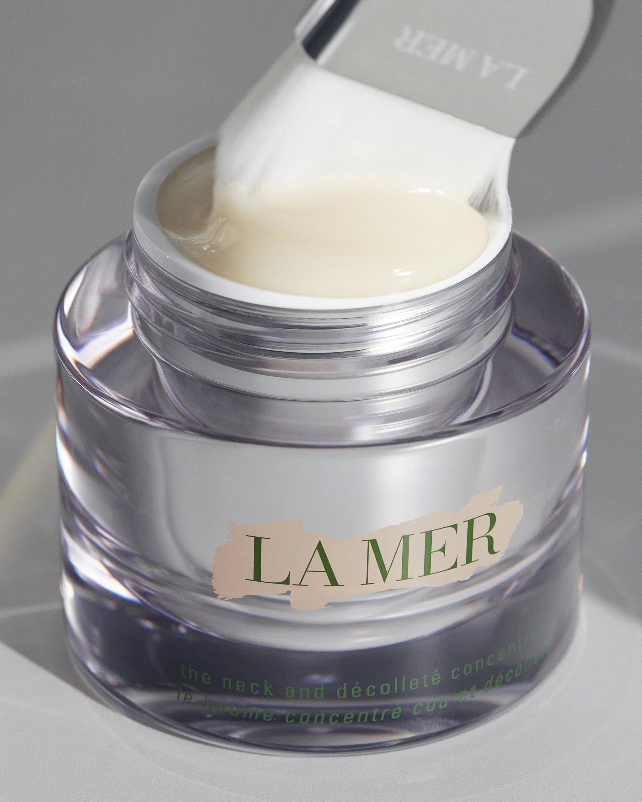  La Mer,    Creative Derection: Sam Lee.  Art Direction: Nicole Argento.  Photo Production: Hope Oliver.  Set Design: Chloe Daley.                                         