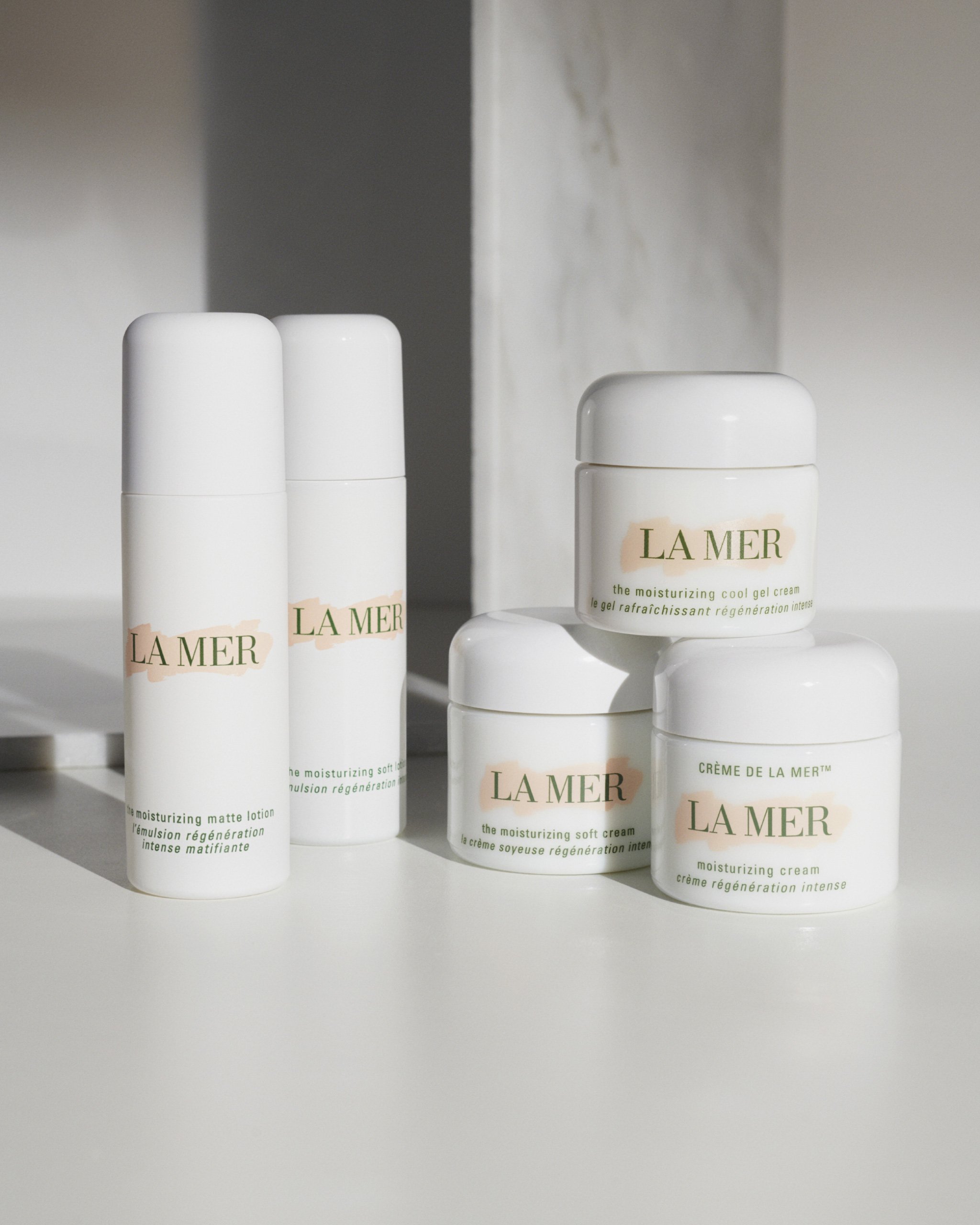  La Mer,    Creative Derection: Sam Lee.  Art Direction: Nicole Argento.  Photo Production: Hope Oliver.  Set Design: Chloe Daley.                                         