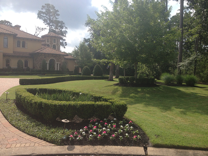 custom-landscape-design-designs-designer-the-woodlands-houston-cypress-conroe-montgomery-spring-lawn-care-maintenance-lighting-landscaping-company-best-top-#1-beds-seasonal-luxury-carlton-woods.jpg