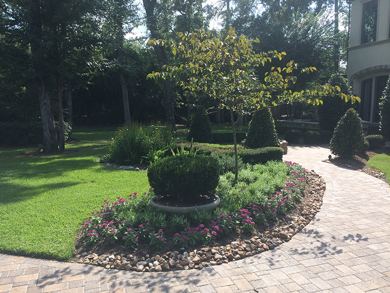 landscape-design-pavers-courtyard-the-woodlands-spring-tx-houston-maintenance.jpg