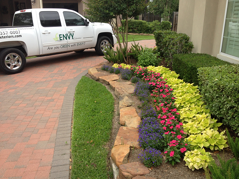 landscaper-the-woodlands-landscape-company-houston-magnolia-montgomery-spring-cypress-design-install-lawn-maintenance-lawn-care-irrigation-envy-exteriors-best-top-designer-landscaping-company-tomball-hufsmith.jpg