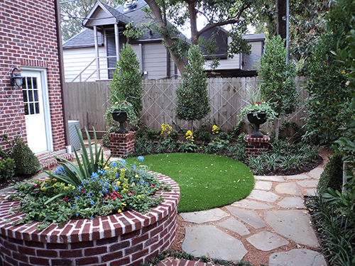 synthetic-lawn-courtyard--Houston-Texas.jpg