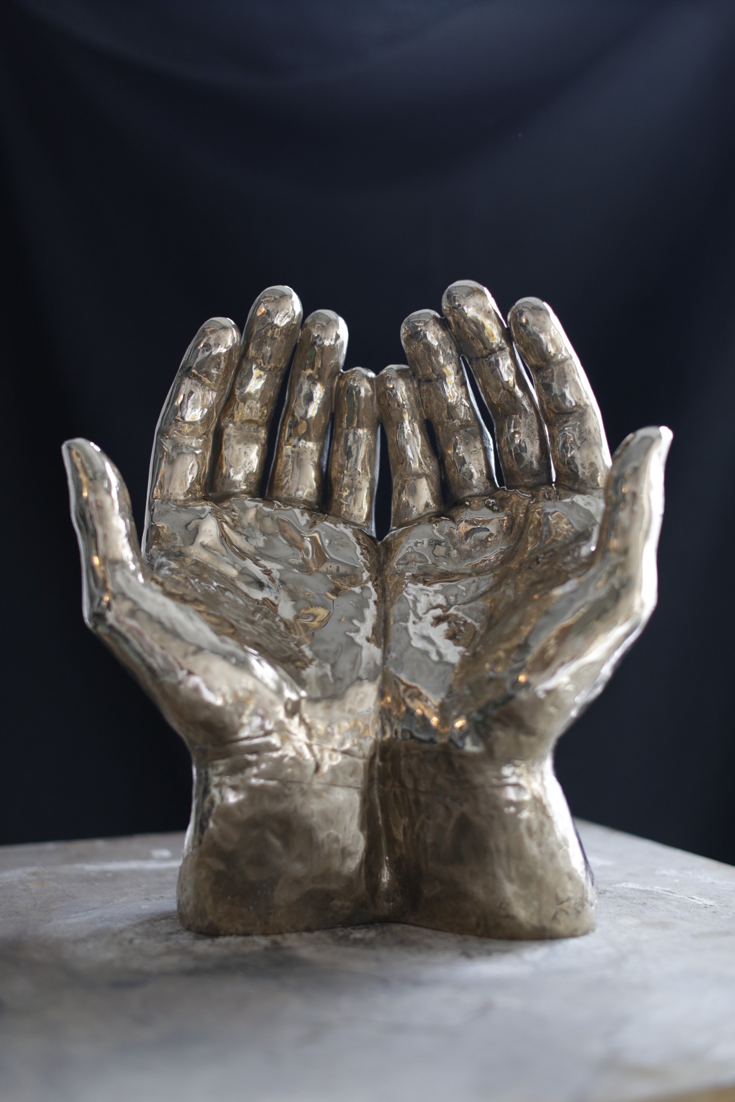 'Hands', 14 x 13 x 7 in, Bronze, 2016.
