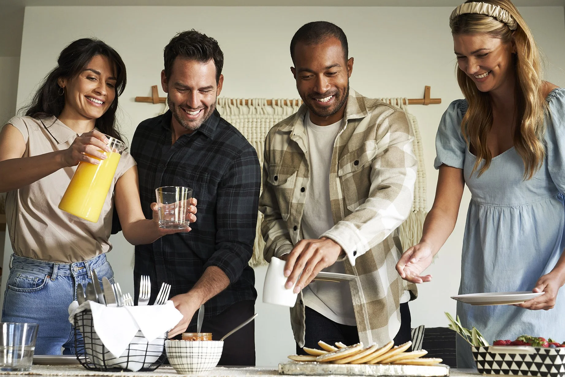 VWH_MS_DiningCouples_9778.jpg