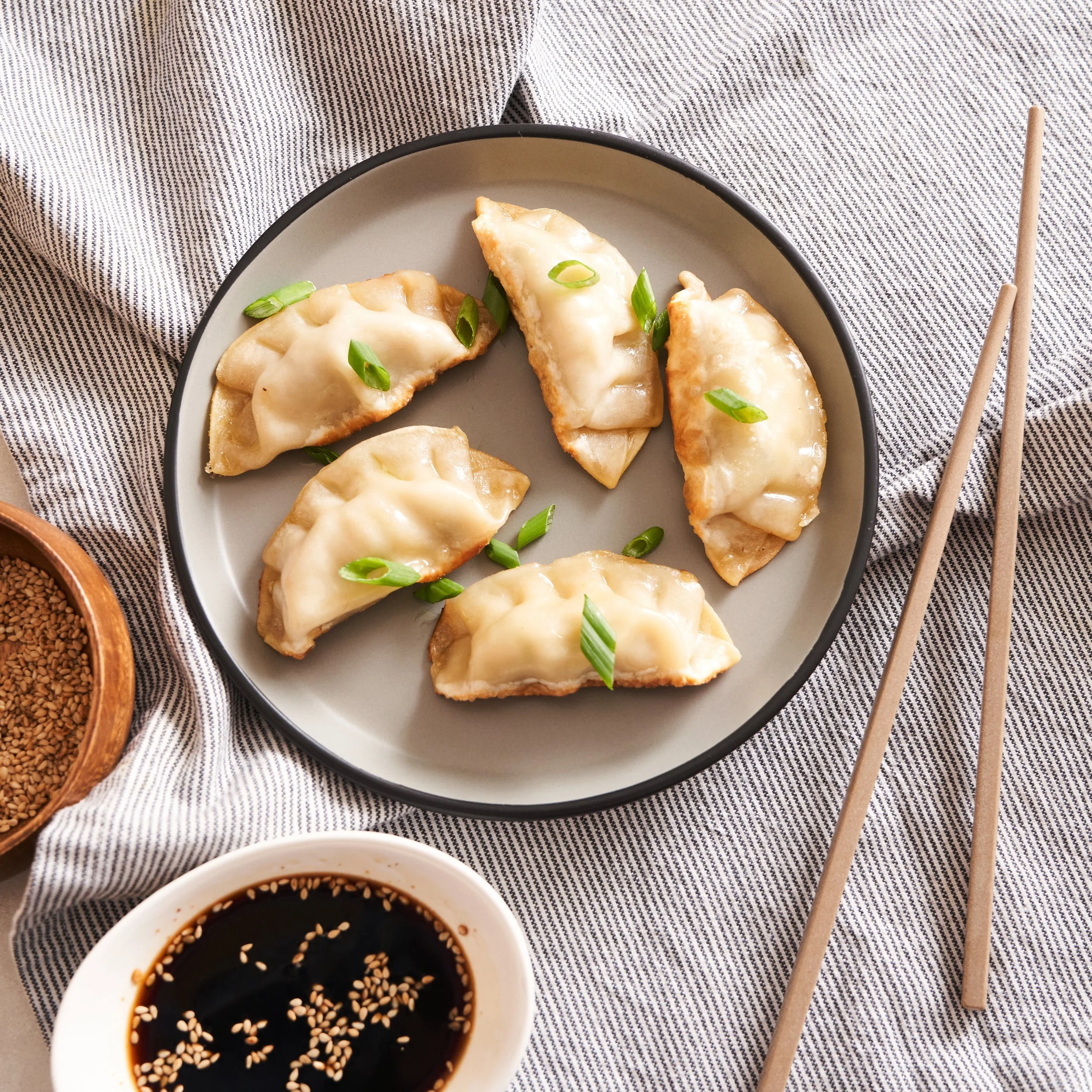 LingLing_JanFeb_2022_PorkVegPotsticker_0809.jpg