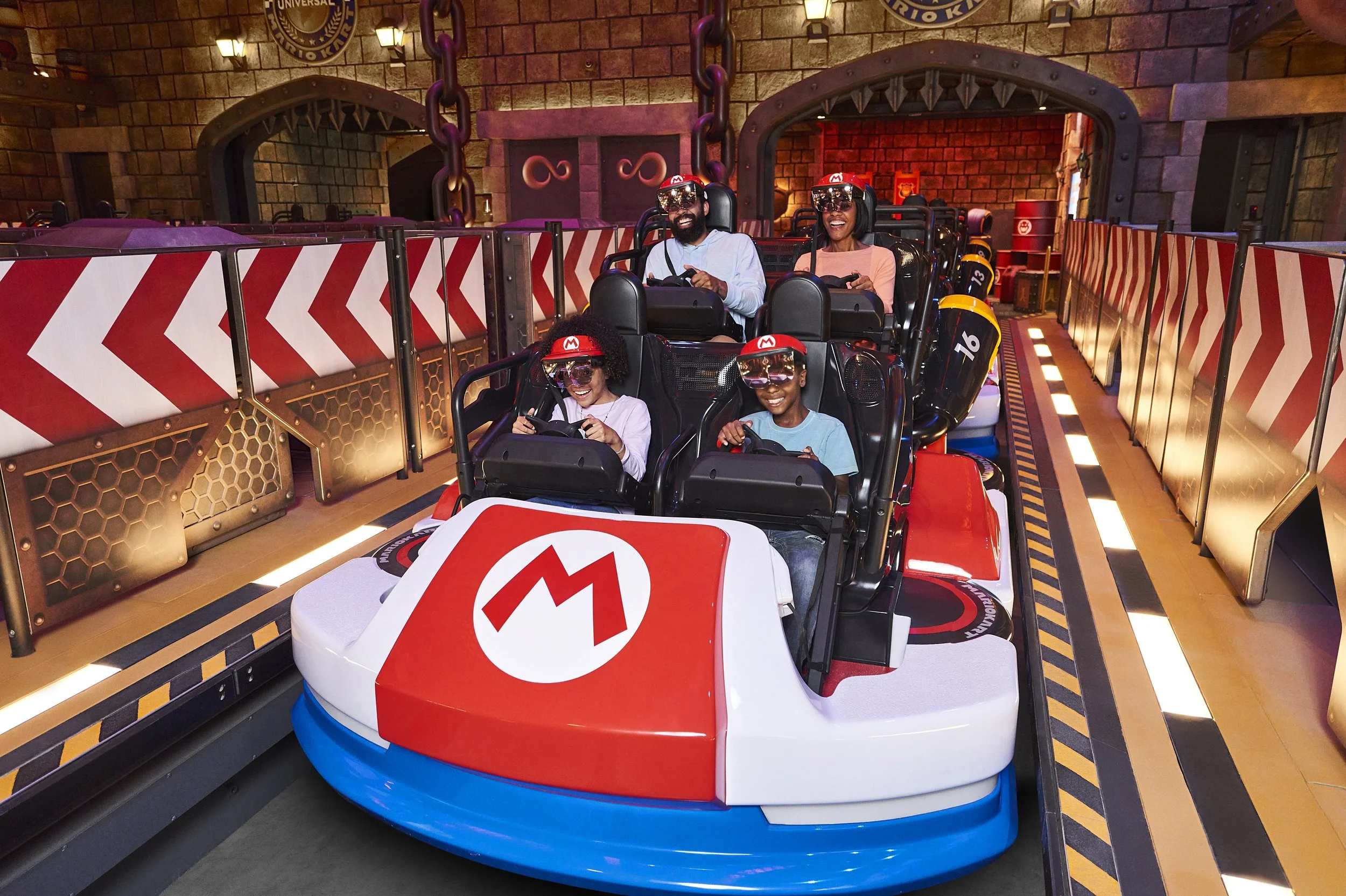VWH_Universal_Mario_MarioKart_Family_22468_v5.jpg