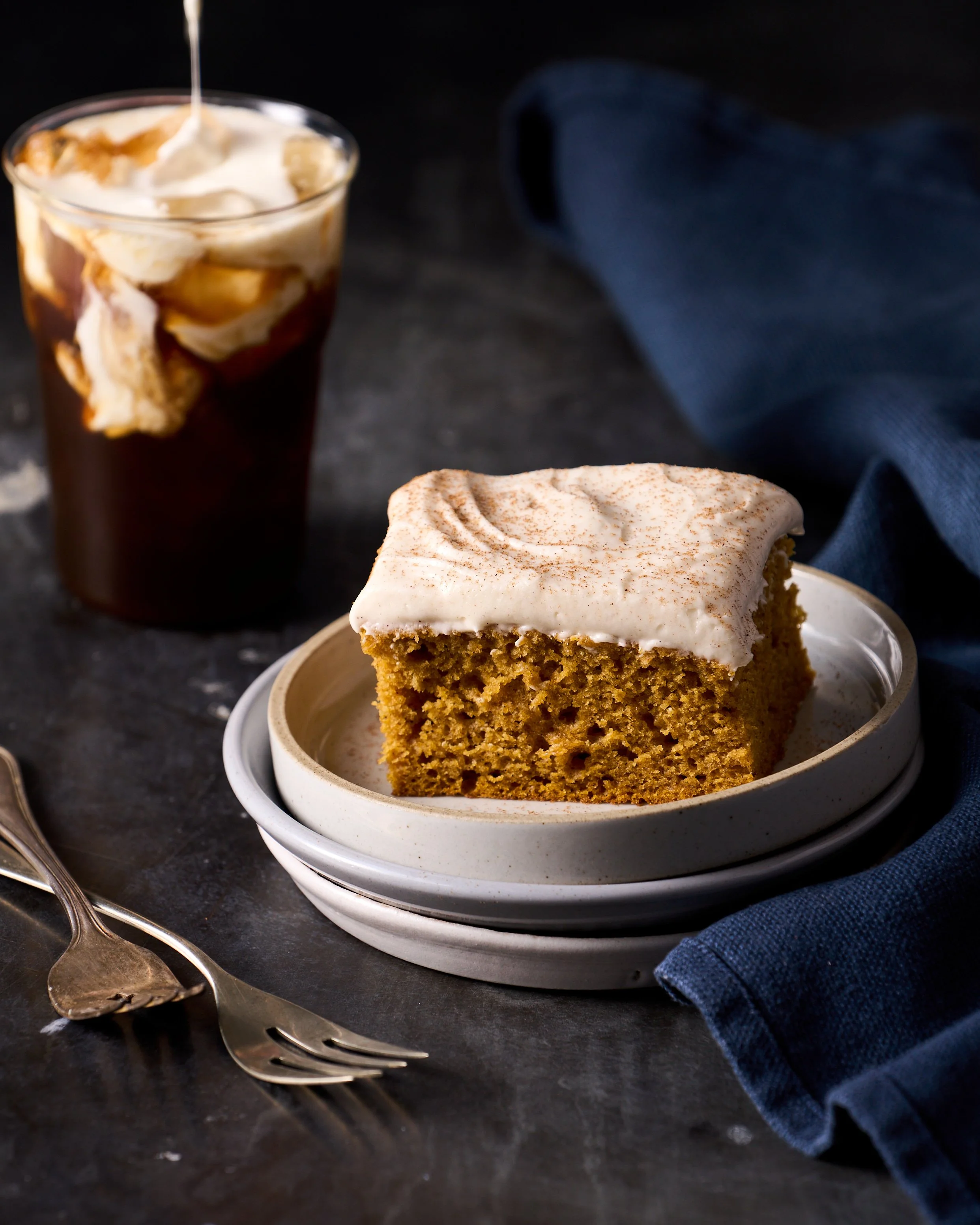 _VICTORIAWALLHARRIS_COOKBOOK_PHOTOGRAPHER0924_VWH_YouCanMakeThis_PumpkinSpiceCakecc_9629.jpg