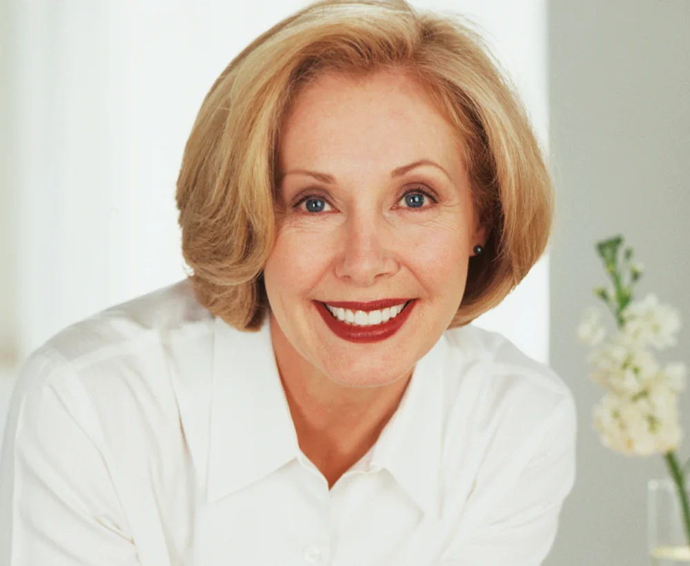 Lorentzen-Dental-Woman-Smile-Cosmetic-Veneers.jpg