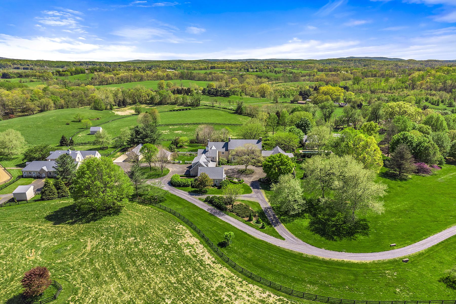 Roundaway - Barn,Run-ins,Pool copy.jpg