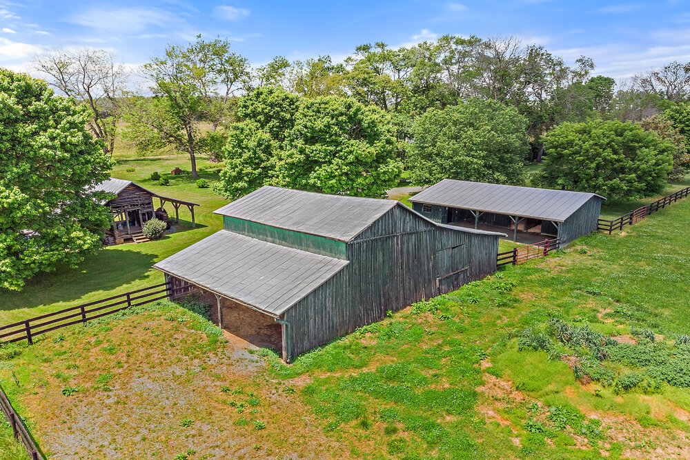 Hay barn Atable and Corn crib.jpg