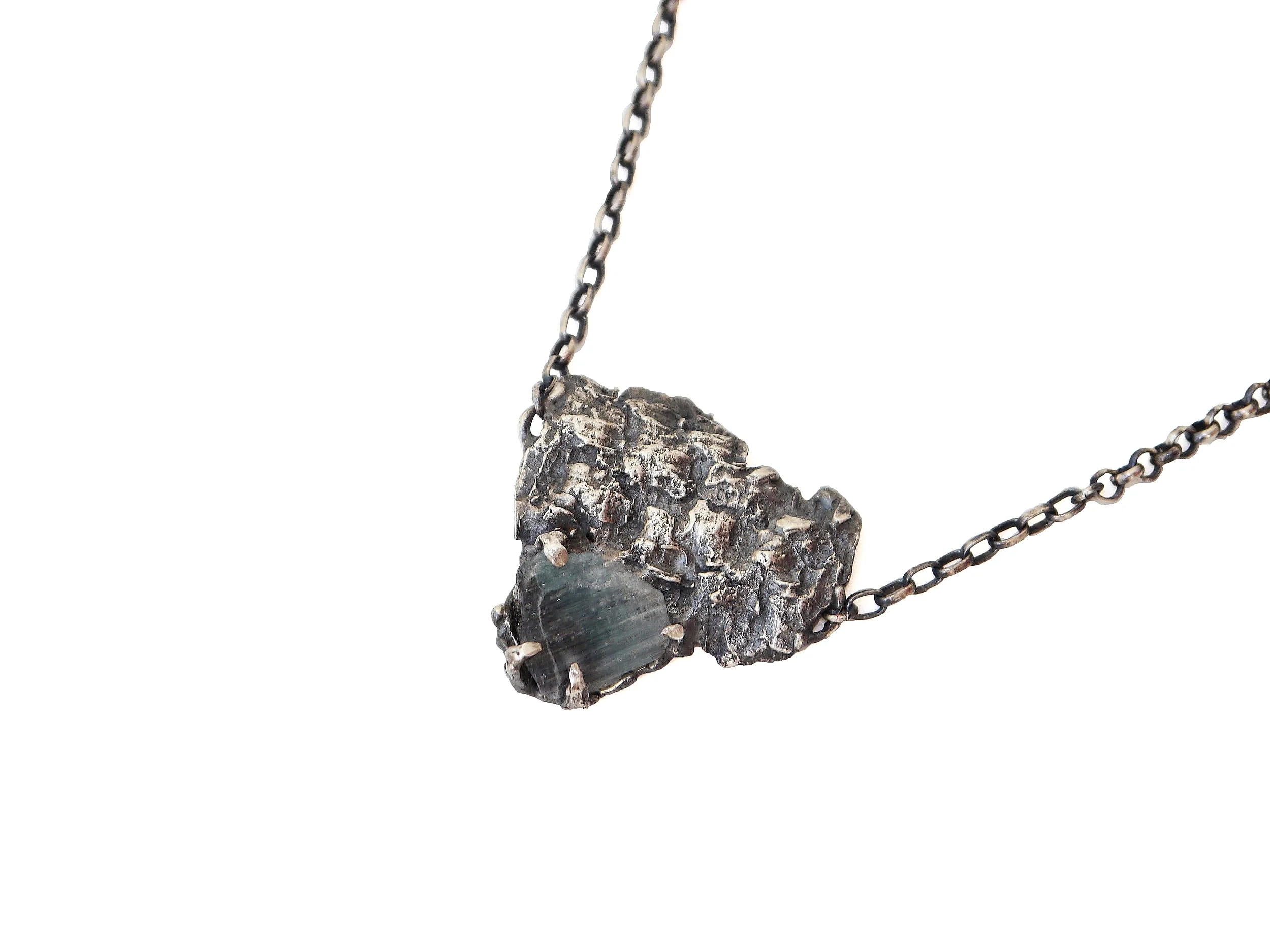 caitlin-cimino-silver-sustainable-necklace-tourmaline-bark