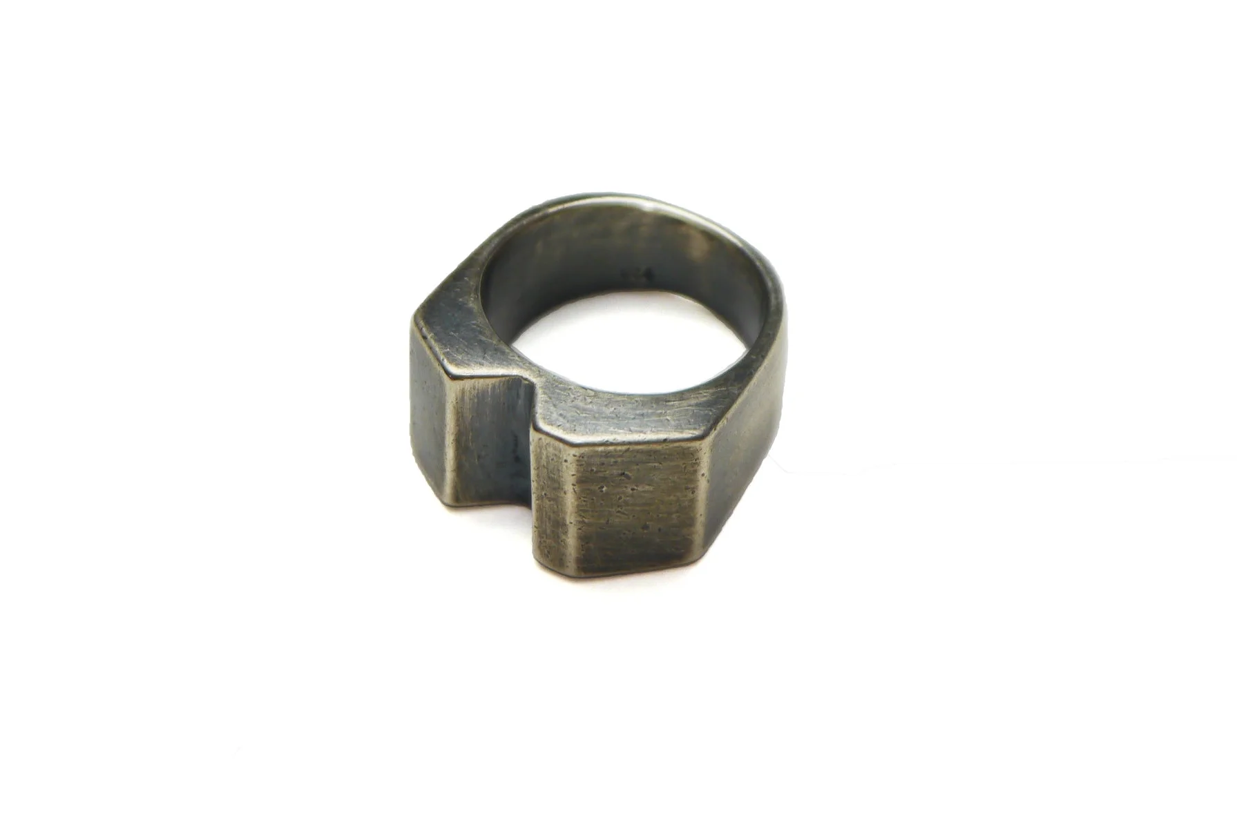 caitlin-cimino-silver-sustainable-ring-duomo