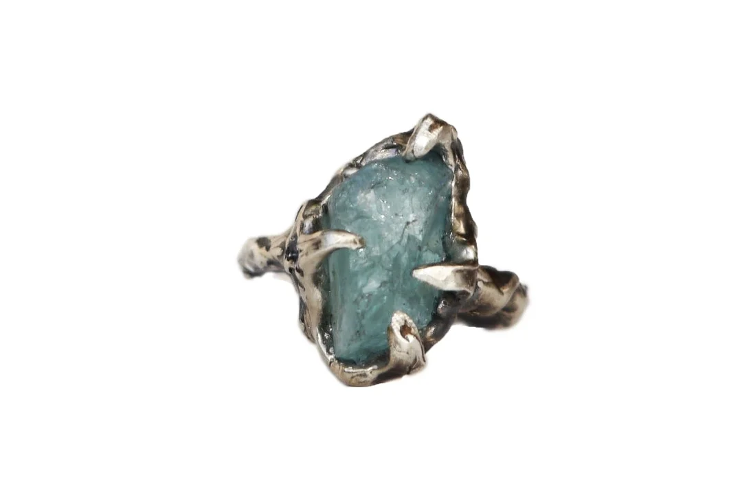 caitlin-cimino-silver-sustainable-ring-aquamarine