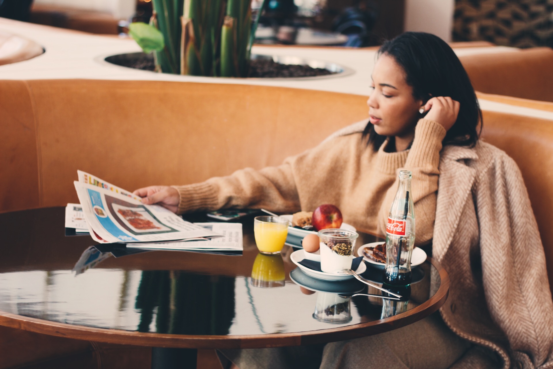 Durham-Hotel-Robinson-Style-Zara-sweater-wool-culottes-vintage-herringbone-wool-coat-metallic-green-pumps-7.JPG