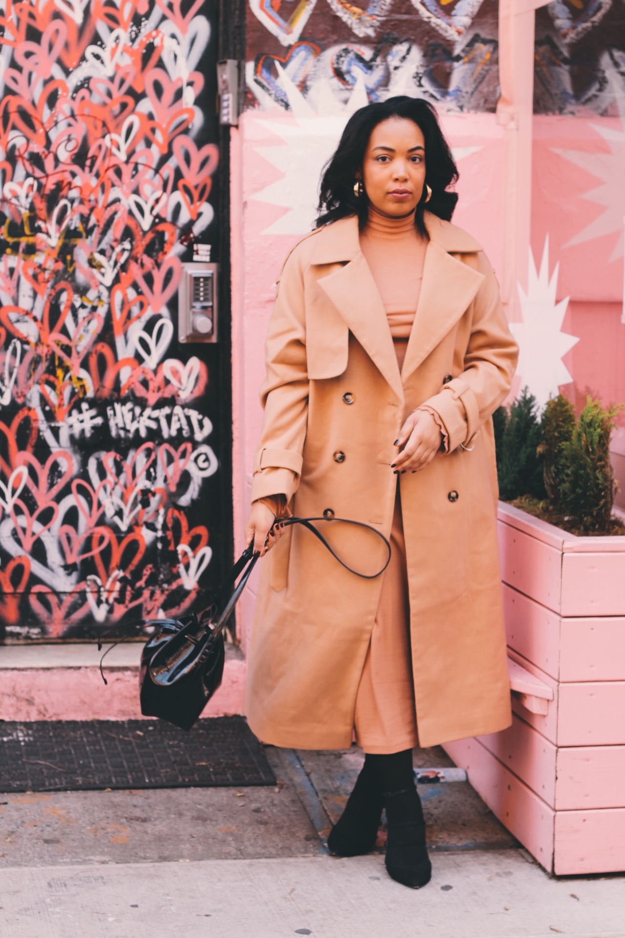 Soho-NYC-Cafe-integral-egg-shop-asos-trench-turtleneck-maxi-dress-hue-tights-patent-bucket-bag-17.JPG