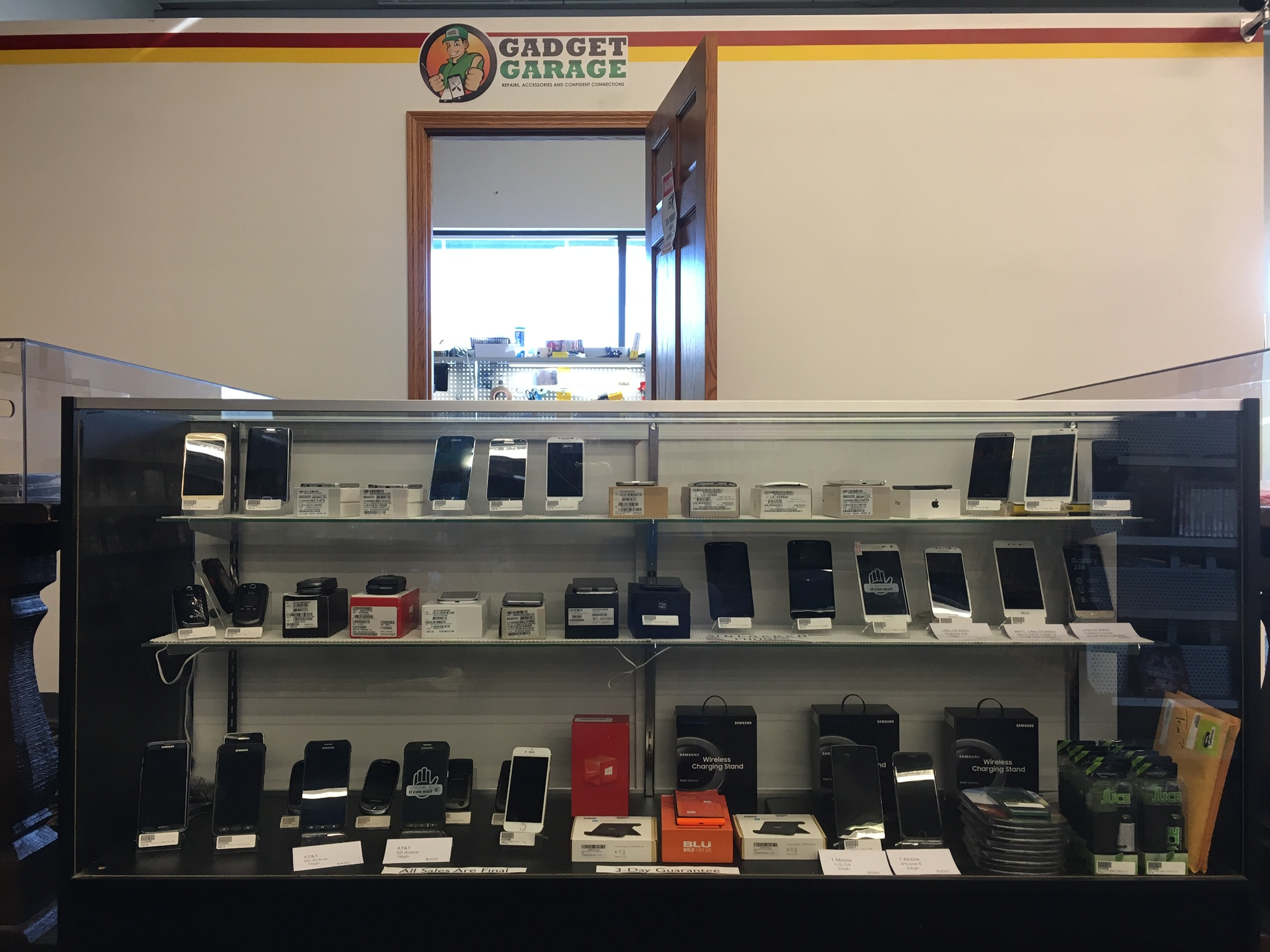 Loaded with options! Verizon, AT&T, T-Mobile etc