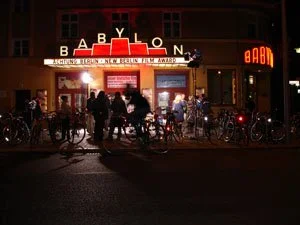 Crowds gather for Berlin’s Videoart at Midnight series. Source: Videoart at Midnight on Facebook.