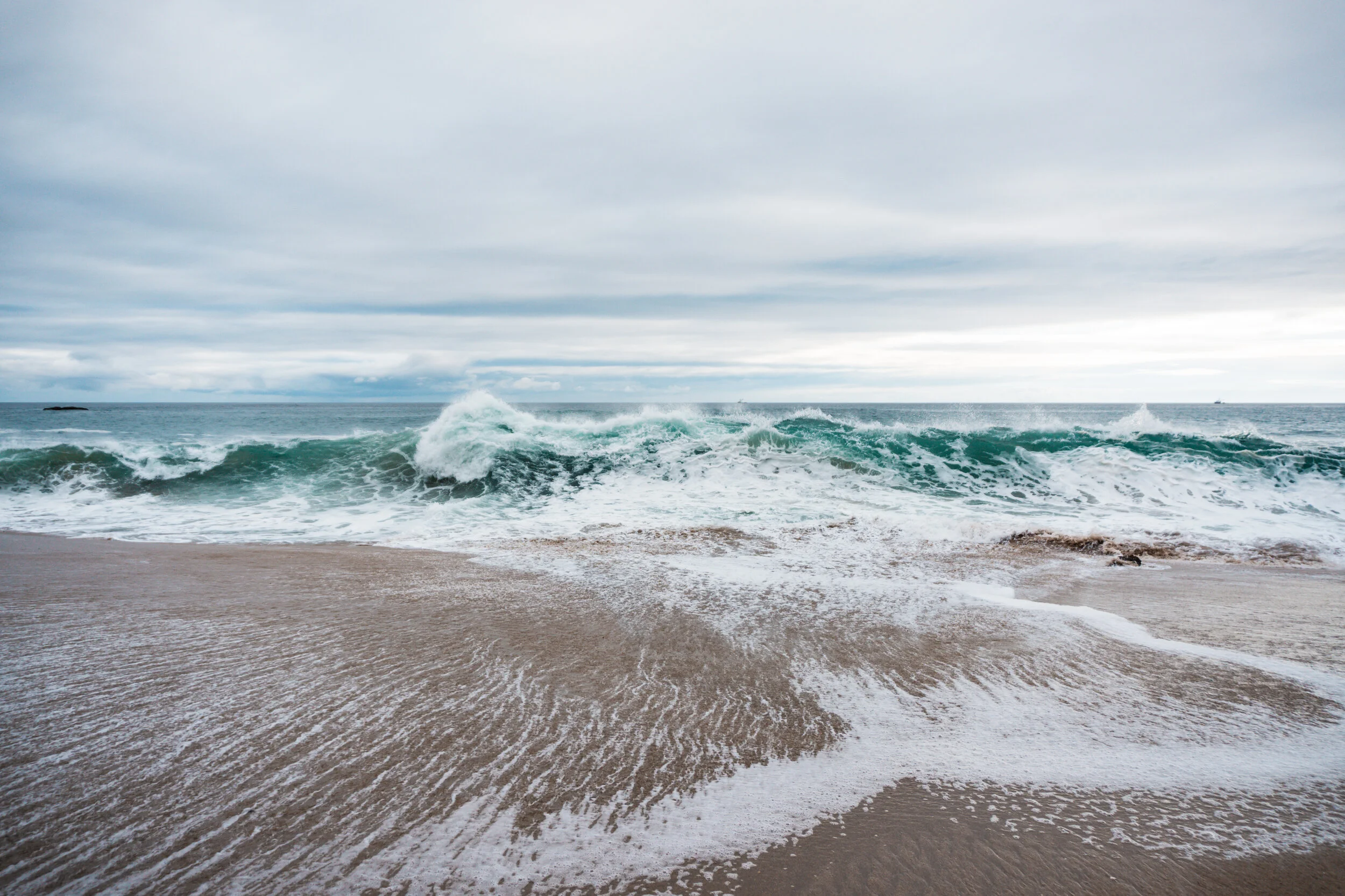 Soaking Up The Mediterranean: Why Sea Salt Is Great For Your Hair &amp; Skin!