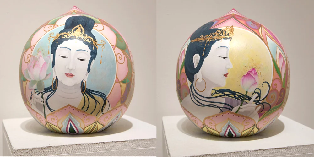 みろくの蕾(2018) 30cmφ Acrylic on wood