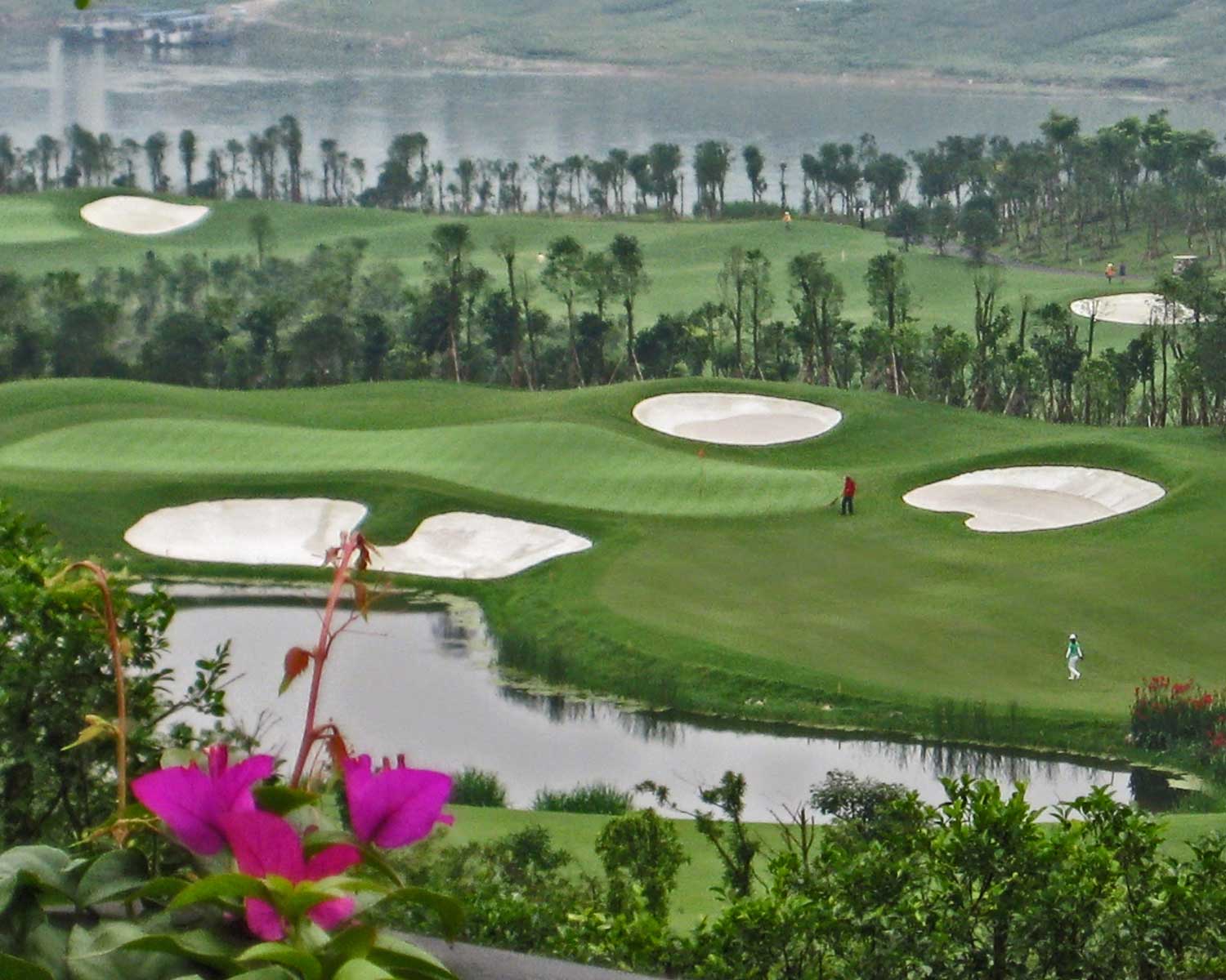 chongqing-riverview_golf-course_hole-x8.jpg