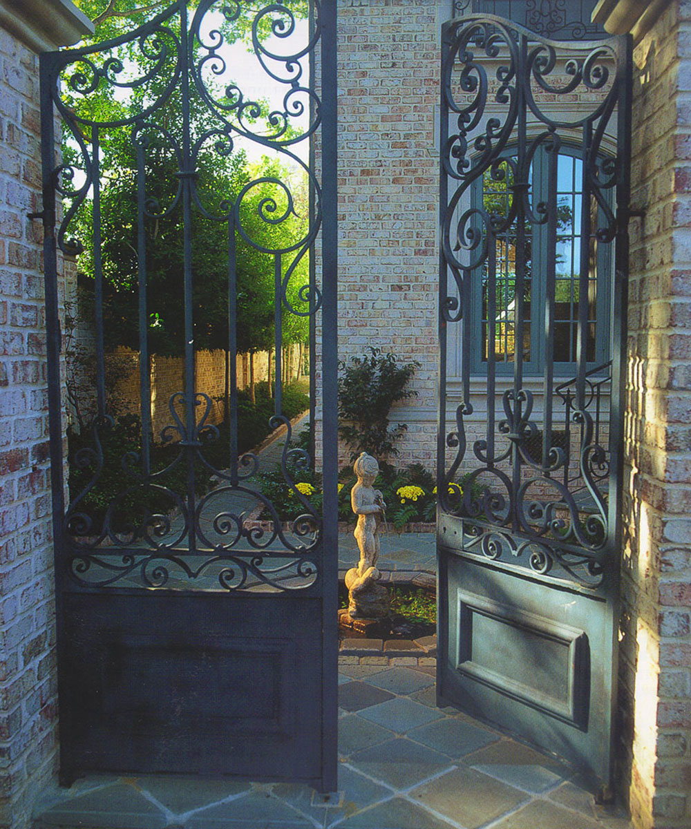 highland-park-residence-courtyard-gates.jpg