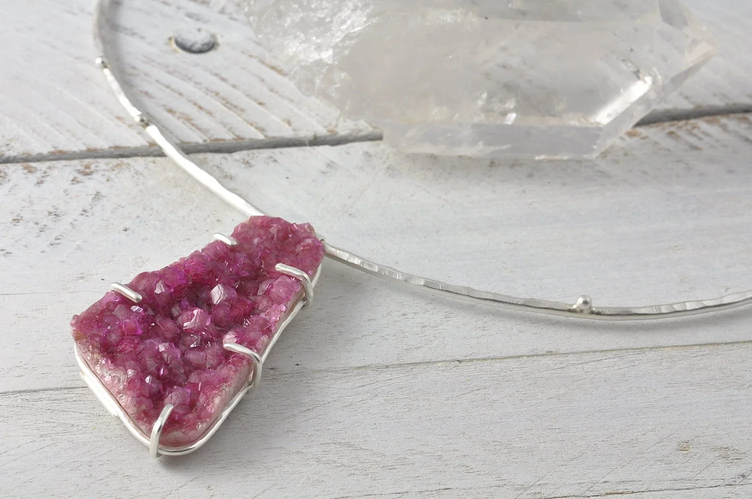 Cobalto Calcite Sterling Silver Neck Ring