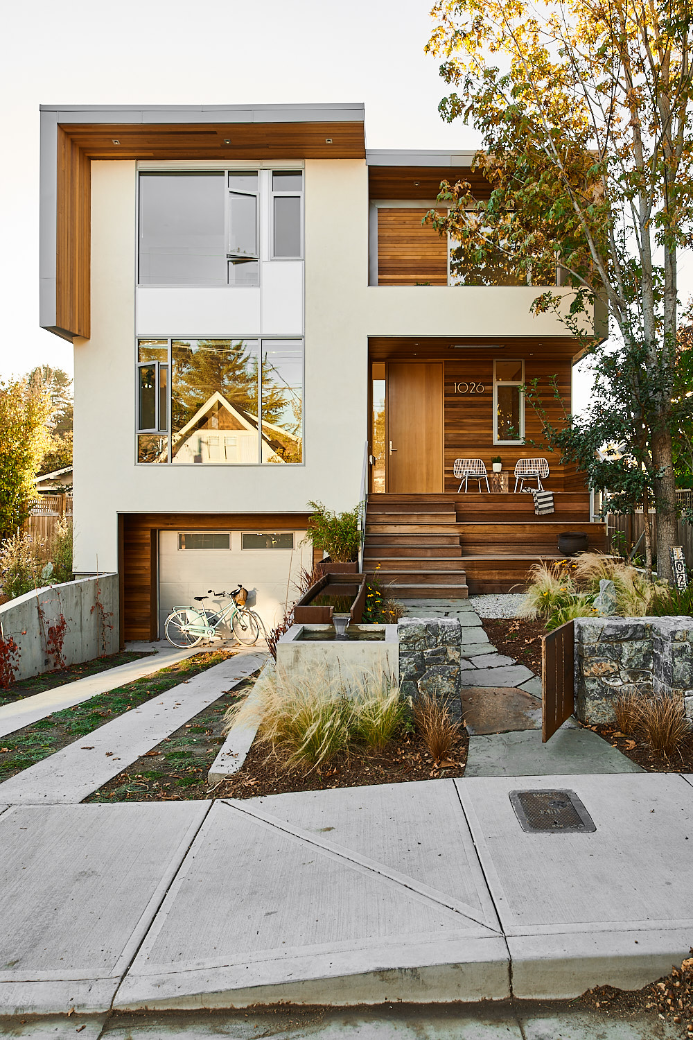 Design Home On Urban Lot In Victoria Bc