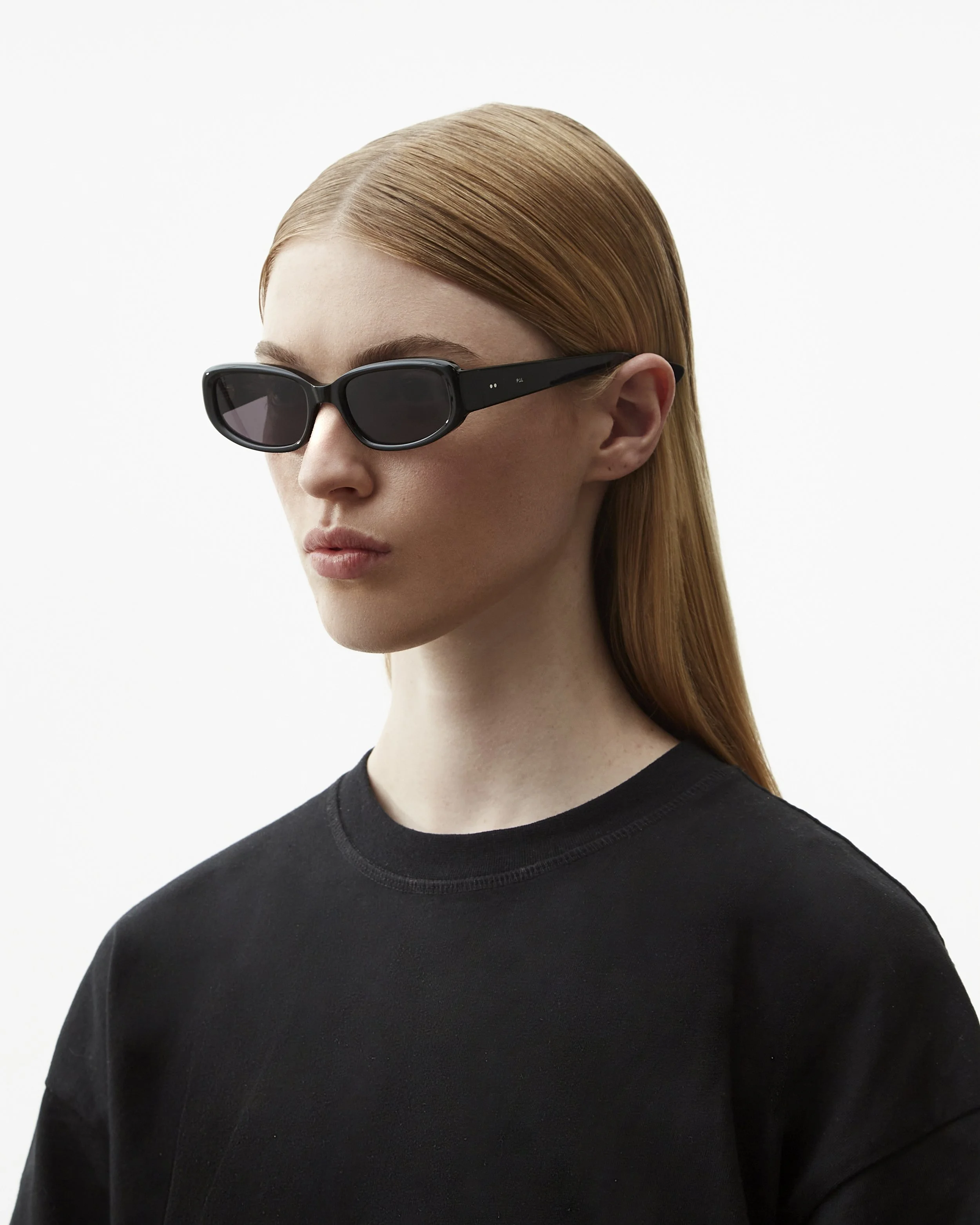 ARCHIE_BLACK_SolidGrey_2.jpg