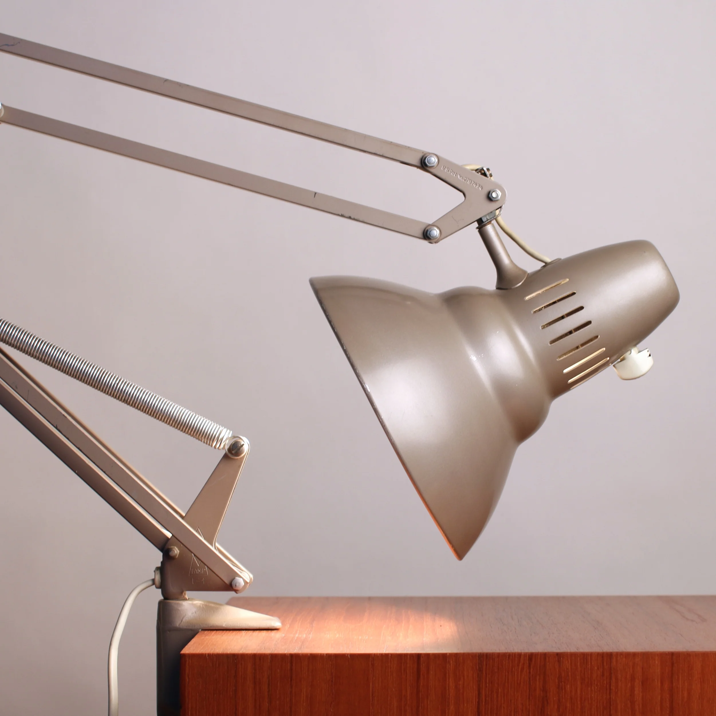 Jac Jacobsen Luxo grey Form & Function1.JPG