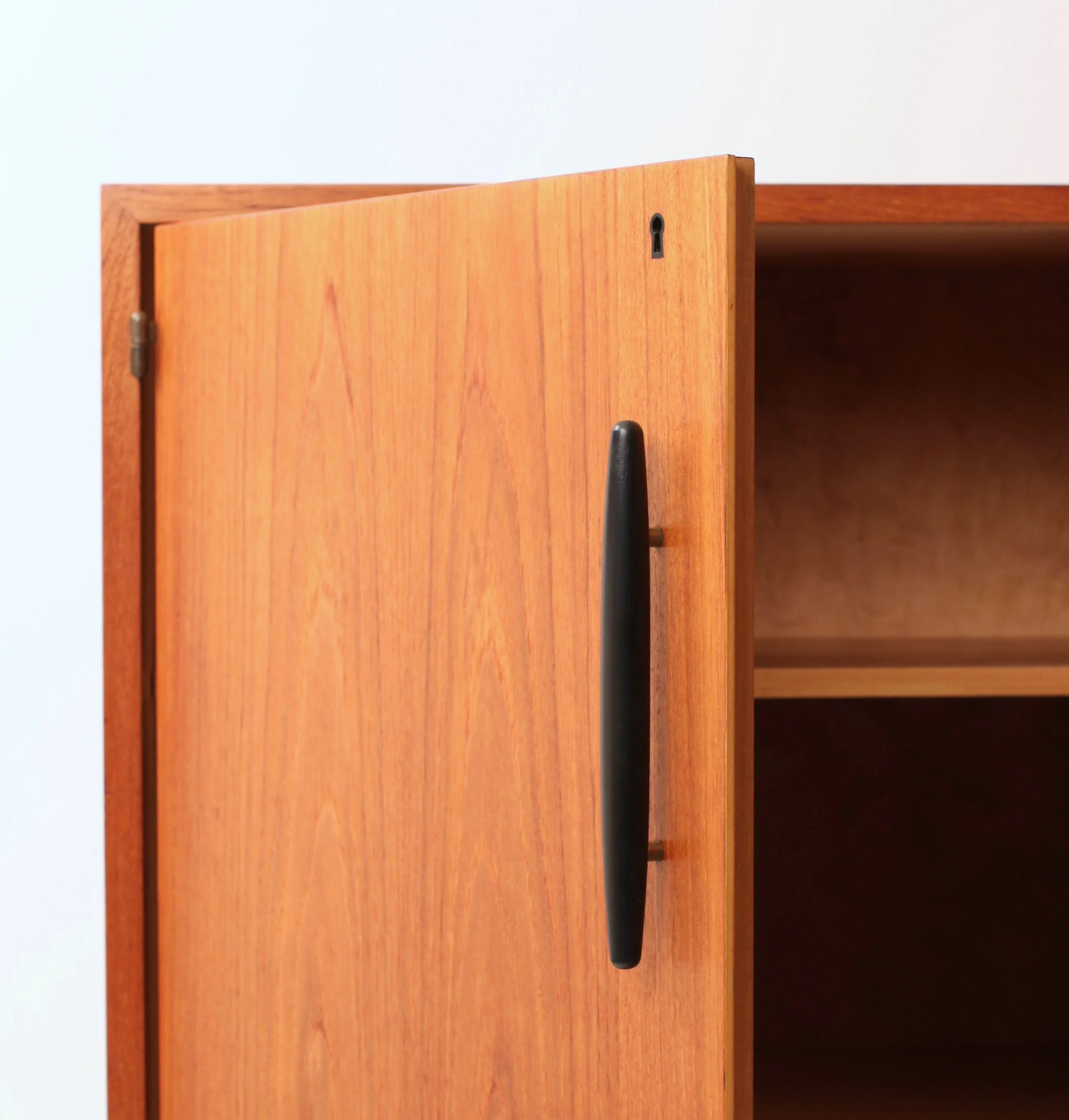 Hugo Troeds sideboard Form & Function3.jpg