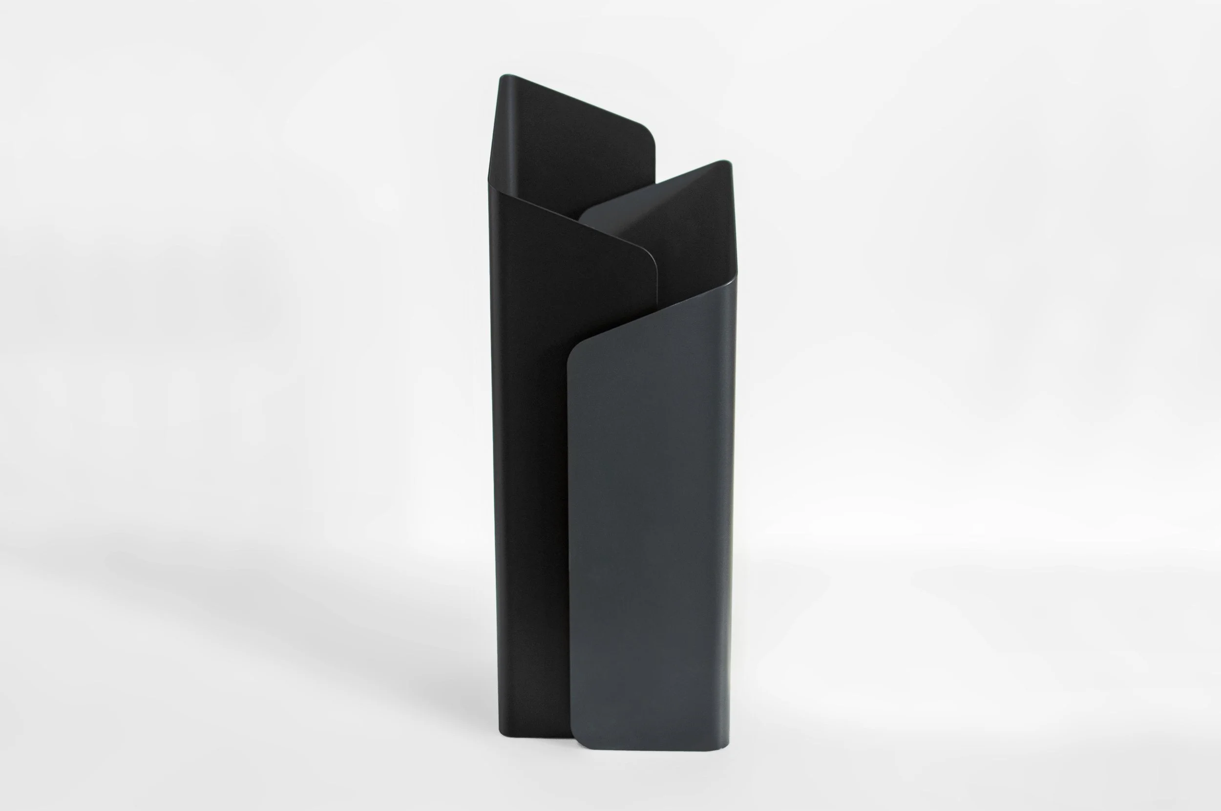 Laberint nero frontale_edit.jpg