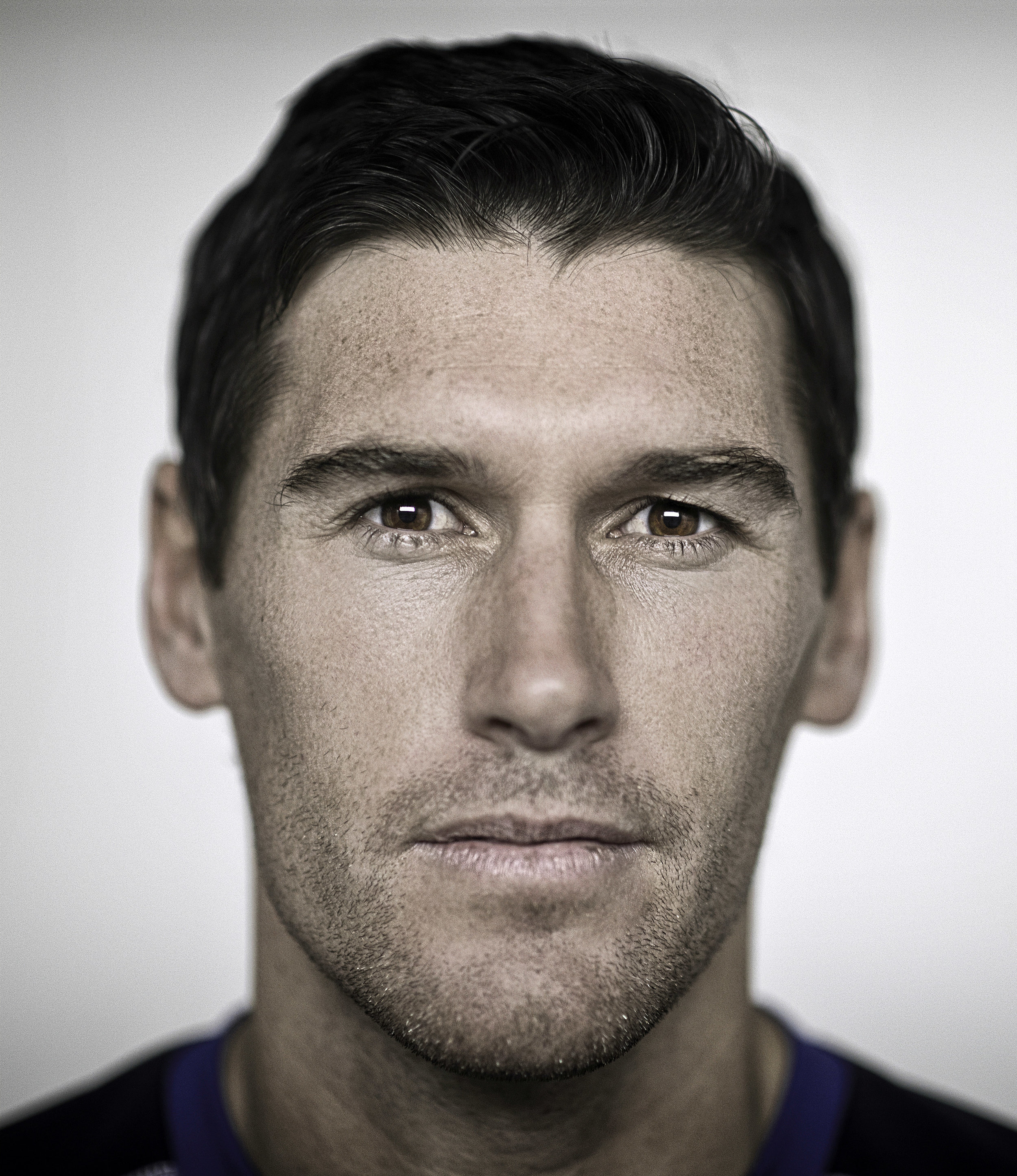 GARETH BARRY EVERTON FOOTBALLER