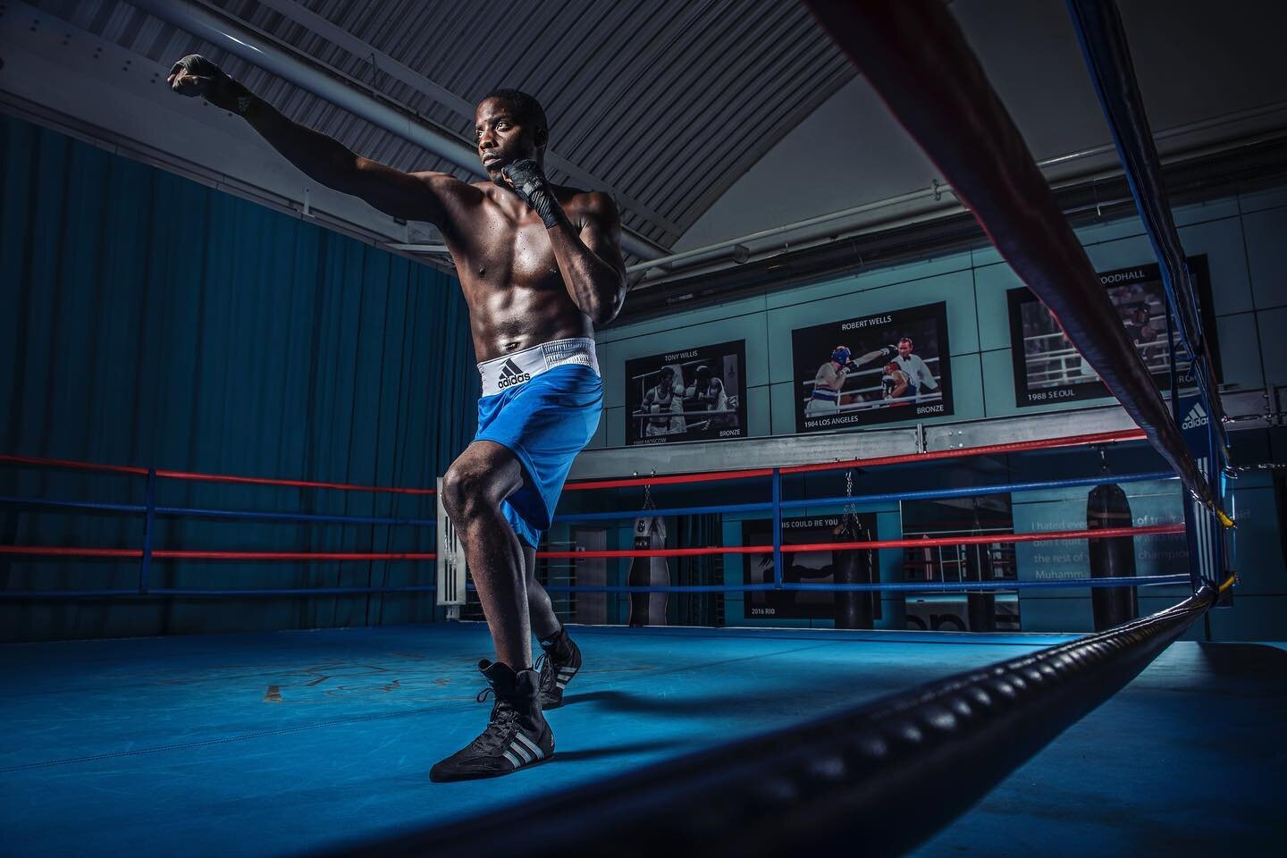 Great Britain has a new boxing champion.Congratulations to @lawrenceokolie who delivered a punch-perfect display before landing a sixth-round knockout of Krzysztof Glowacki to become WBO world cruiserweight champion. 👏👏👏
.
.
.#boxing #boxer #wbo #