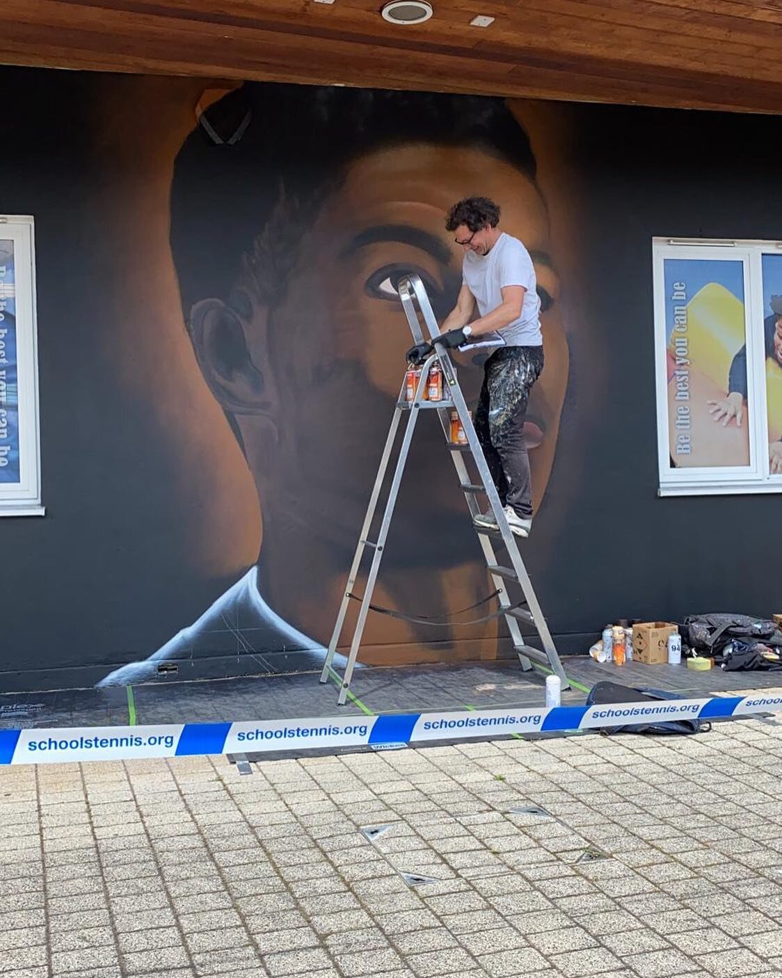 Work has begun today on a mural based on my portrait of Marcus Rashford by team at @MurWalls at Gainsborough Primary School in 
Concept developed by the students after the huge benefits received for them and their families by Rashford&rsquo;s Free Sc