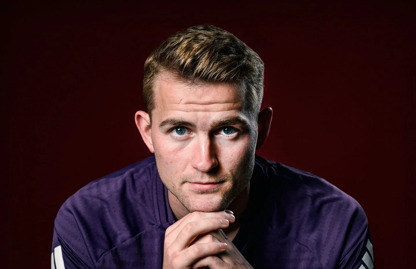 Recent portrait session with Manchester United and Dutch international Matthijs de Ligt.

We only had five minutes (as is usual with these kind of shoots), so prep was key. Lovely guy and very easy going. We had the full set completed in less than fi