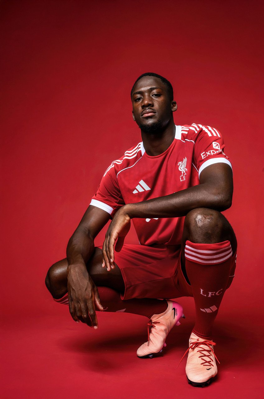 LIVERPPOL FC PLAYER PORTRAIT00008.JPEG