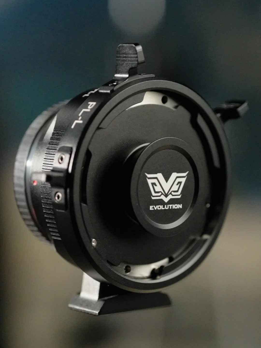 Shoutout to @viltrox_global @viltrox.cine @viltrox.usa for sending us their L to Pl adapter for my lumix s1ii, this thing seems really solid and feels very premium. #cine #cinima #filmmaker #filmakinglife