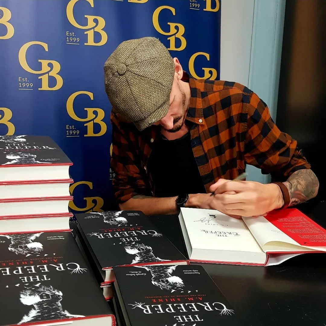 Signing copies of #thecreeper @goldsborobooks #london

#firstedition #hardback #signed