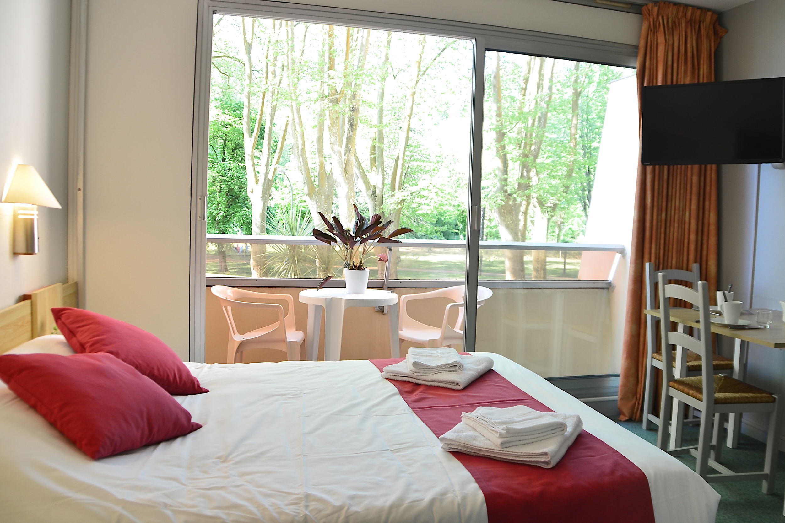 Dax Hotel - Studio 2P Salle principale 9.jpg