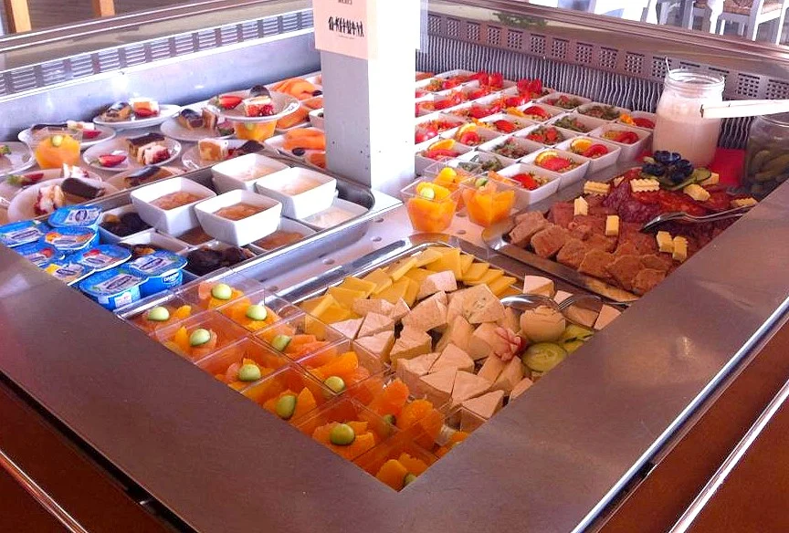 buffet 06 mai.jpg