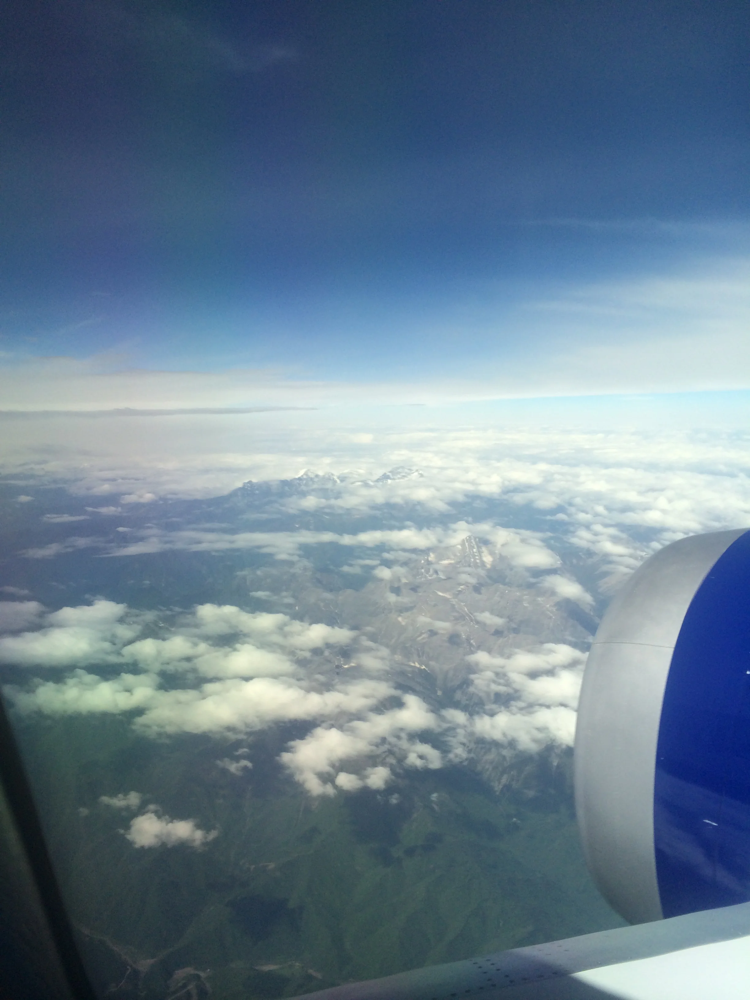 Landing in Chengdu, I could admire snow-capped Tibetan Mountains