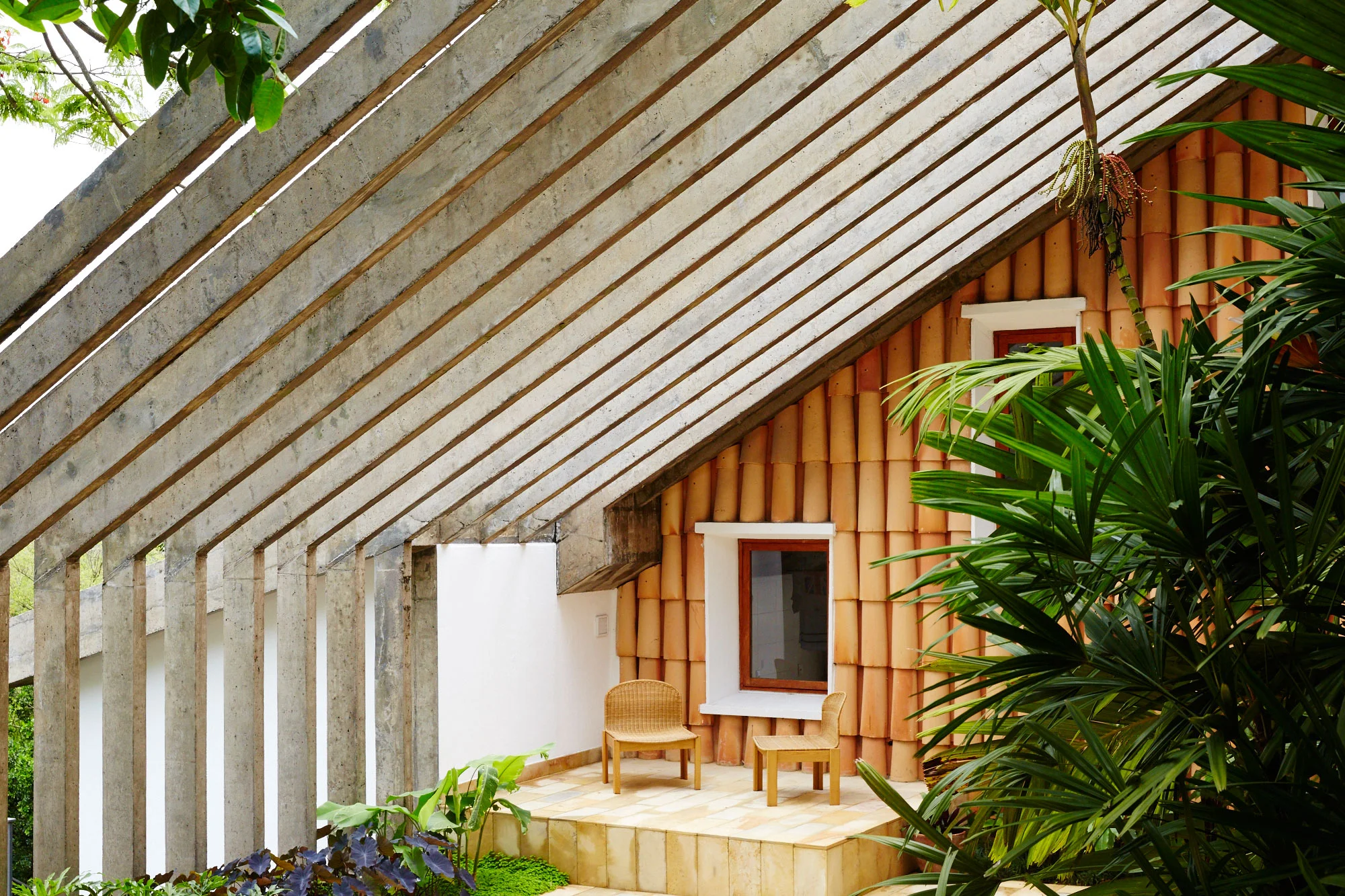 Chez_Georges_Exteriors_192.jpg