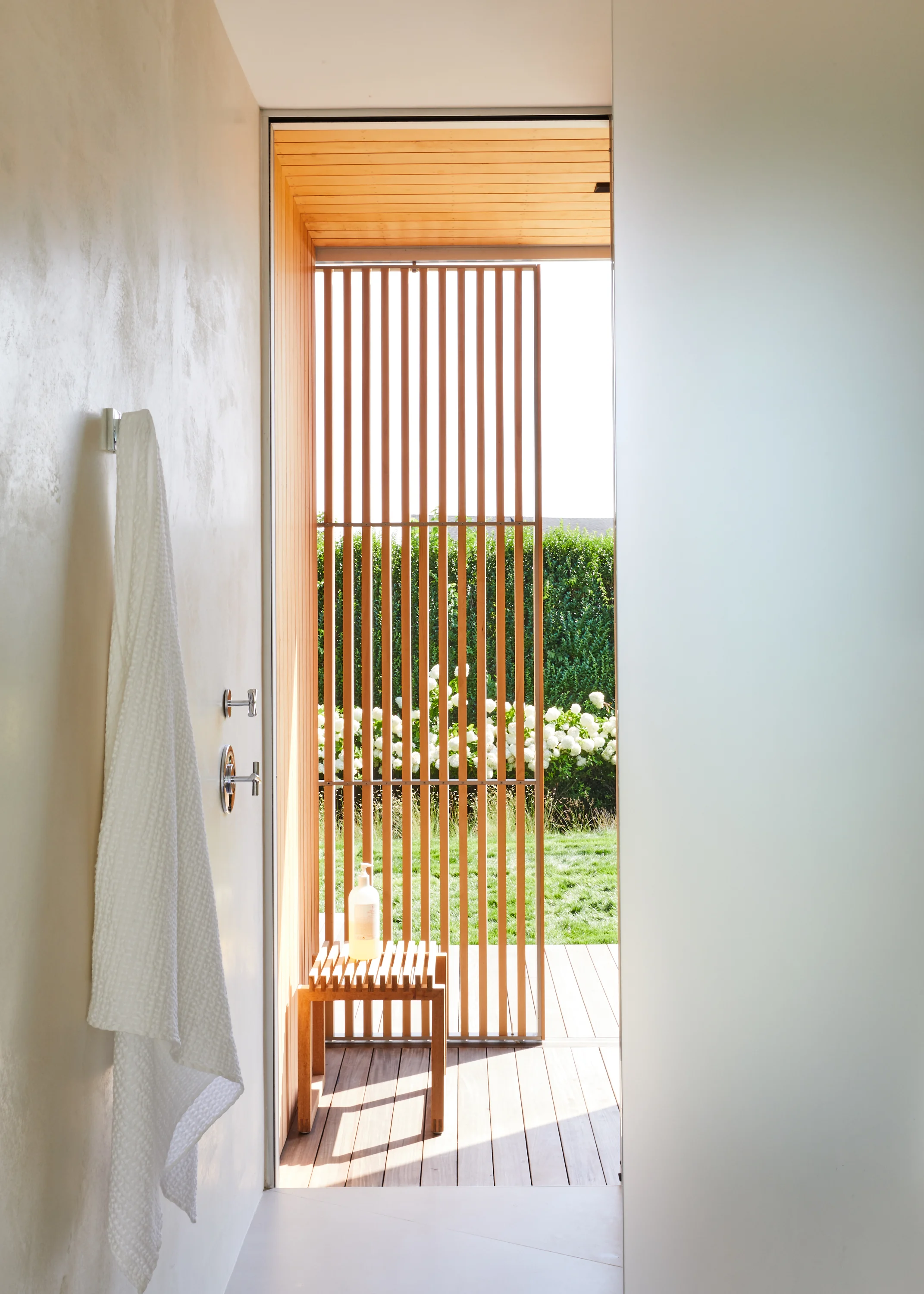 B&Co_Pool_House_Interiors_Bathroom_029.jpg