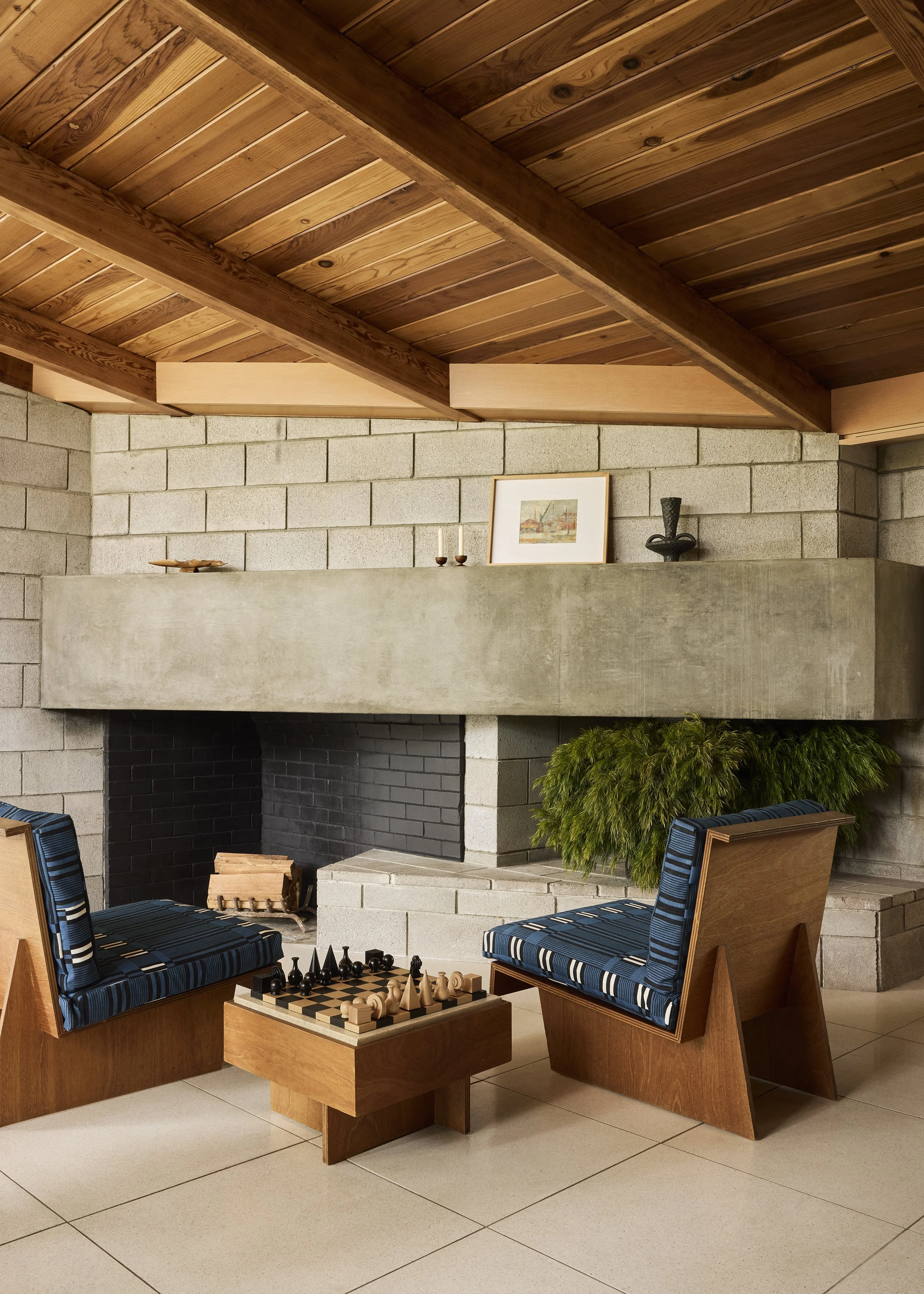 1971 NF 21B SSS PALO ALTO Palo-Alto_Living-Room_Fireplace_009.jpg