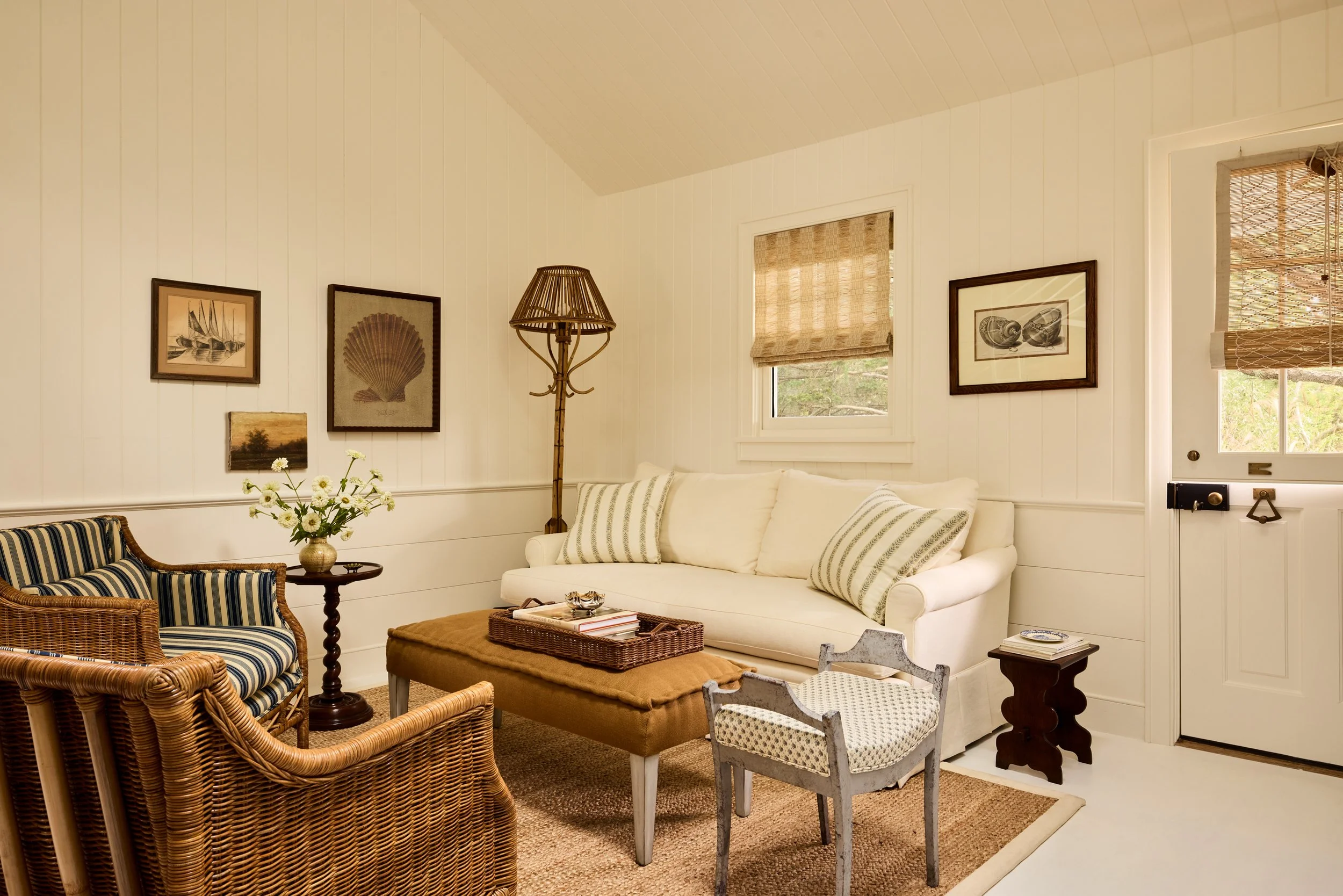 Beach-Ave_Living-Room_004.jpg