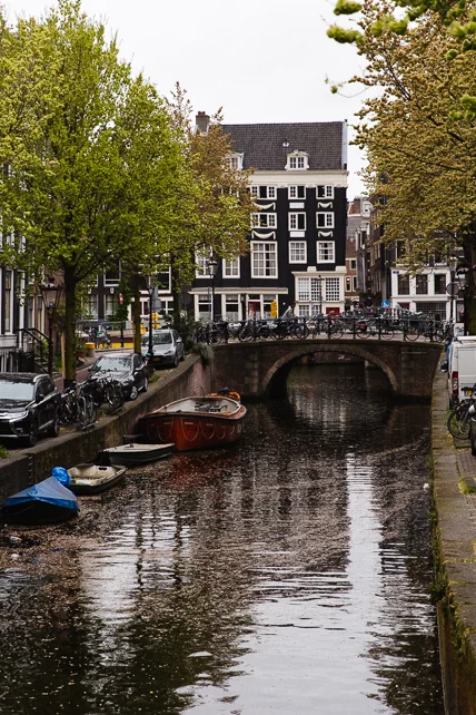 amsterdam-bridge-canal-boat.jpg