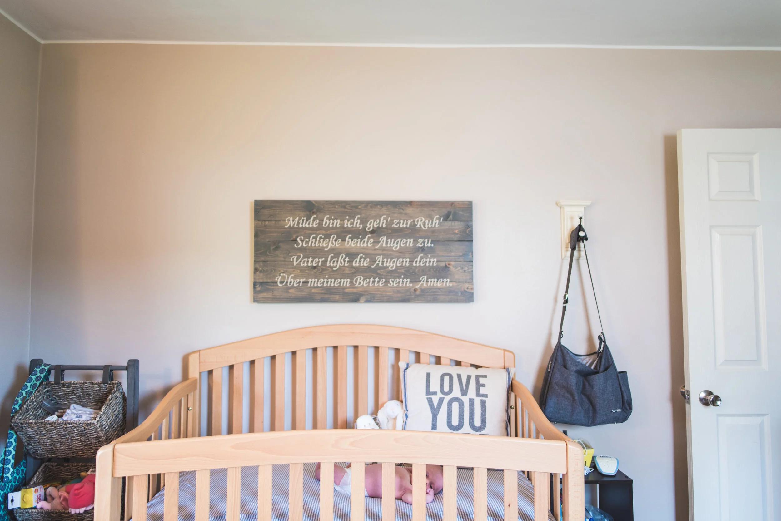 AnnelieseNewbornBlog-8.jpg