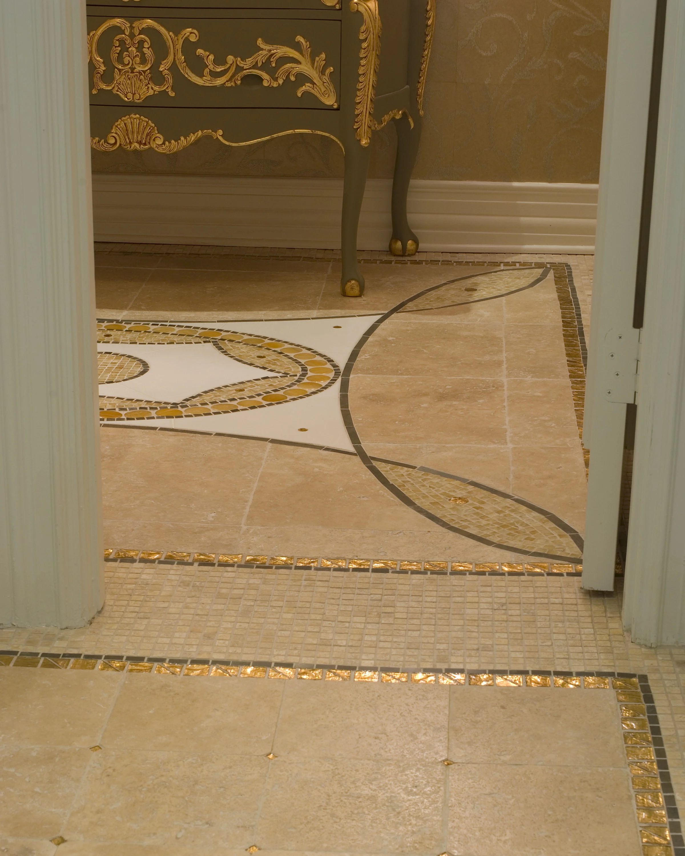 _DLP86968x10.jpg