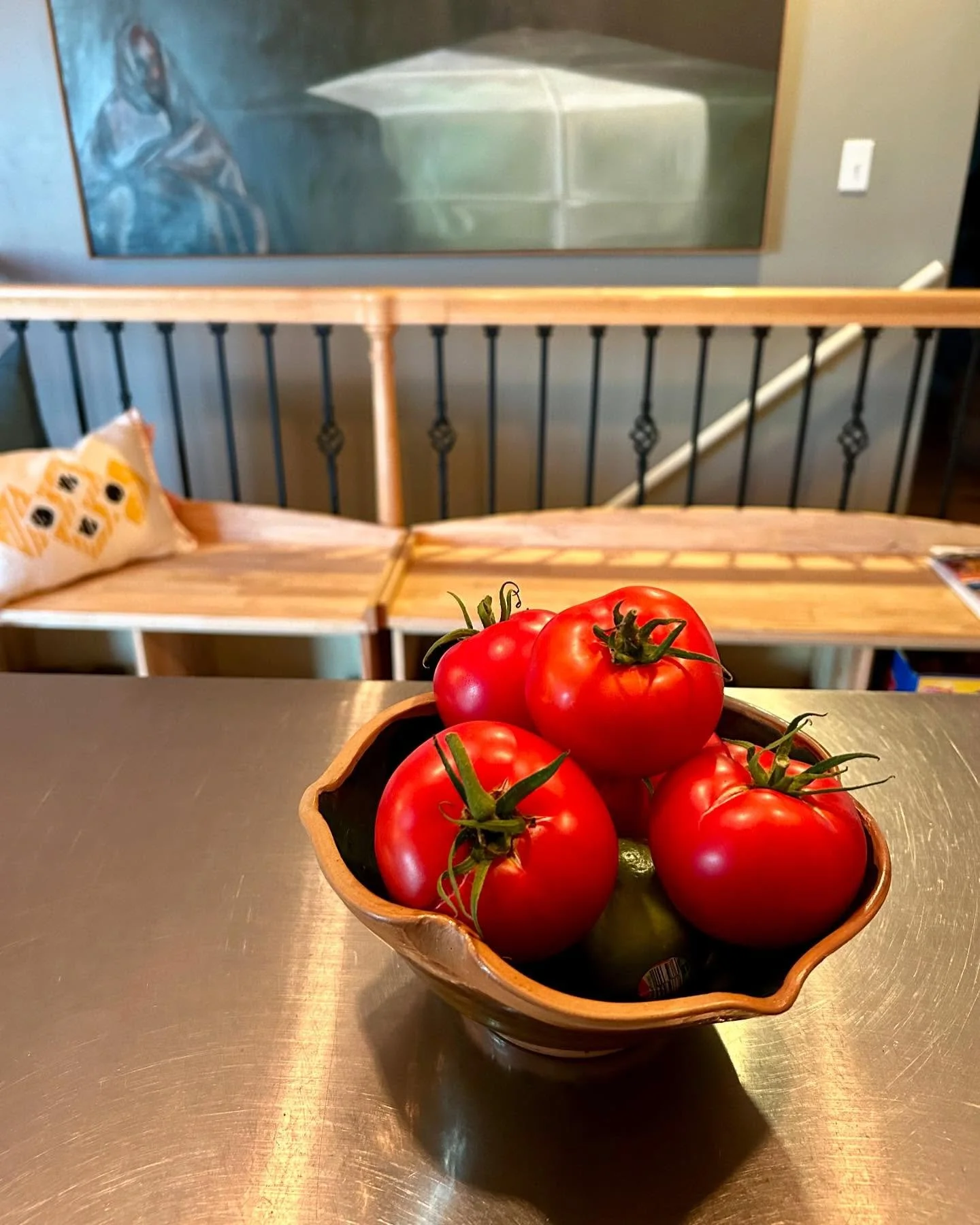 my favorite time of year. &hearts;️ These tomatoes from my uncle&rsquo;s garden are so beautiful!

#minnesota #minnesotalife #lake #lakelife #simplicity #simple