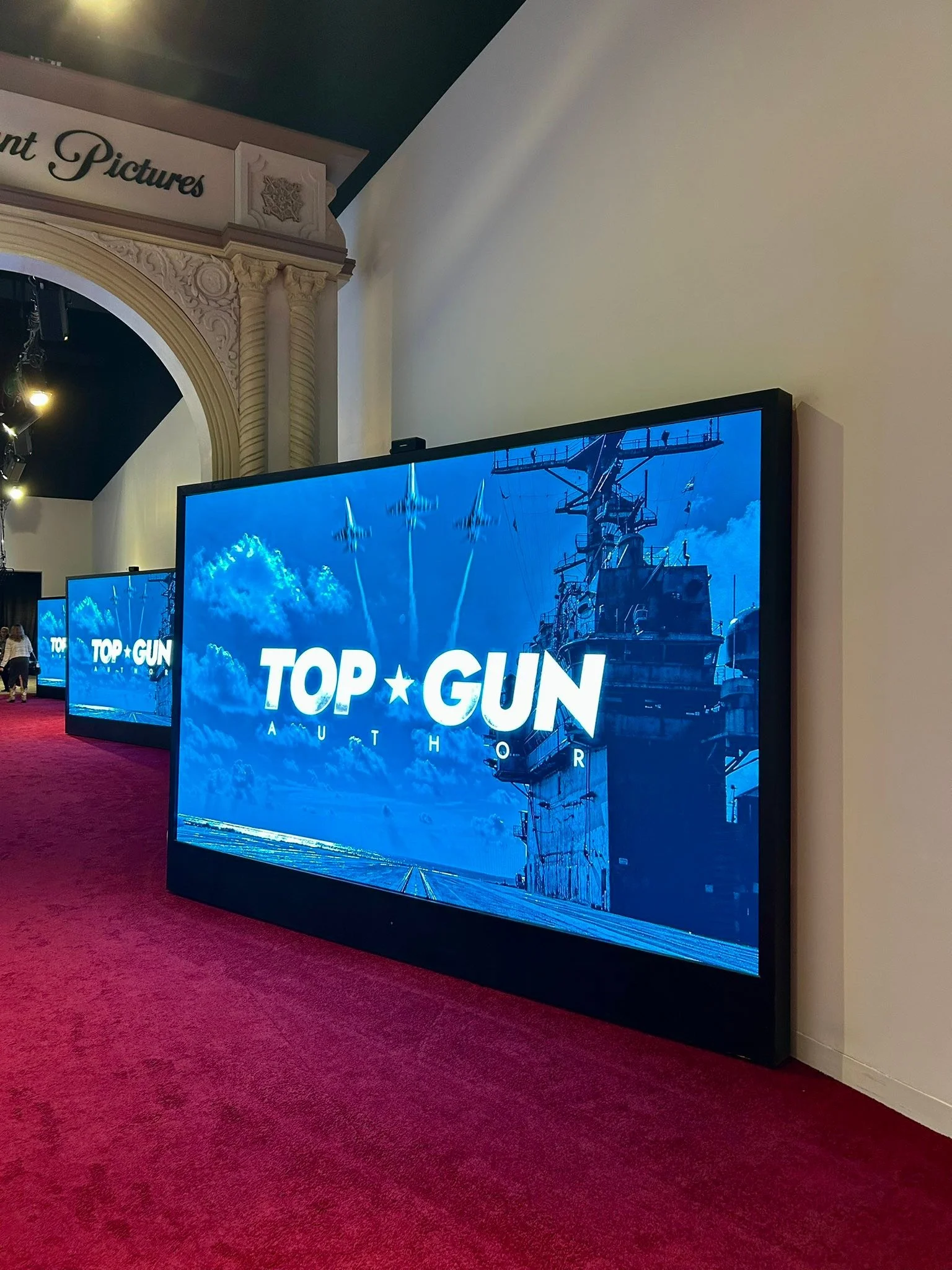 Top Gun Author did not disappoint! I&rsquo;m feeling clear about the book&hellip;Finally! 💕 And now&hellip;Spring break starts. Meeting these crazies in Houston! 😂

#topgunauthor #springbreak #springbreakcruise